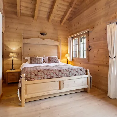 Lo Villazo By Mrs Miggins * Grimentz